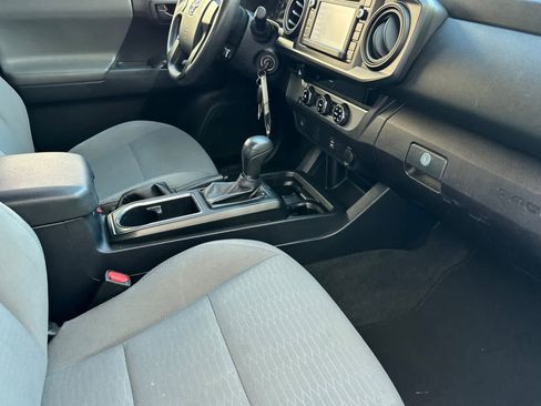 Used 2017 Toyota Tacoma SR w/ SR Convenience Package image 15