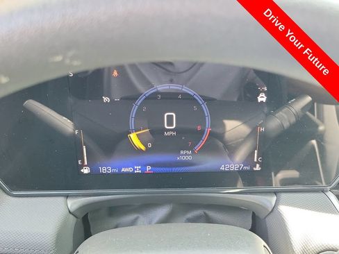 Used 2025 Chevrolet TrailBlazer LT AWD/4WD image 9