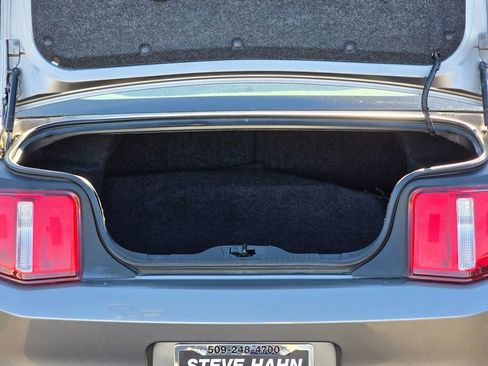 Used 2010 Ford Mustang GT Premium image 16