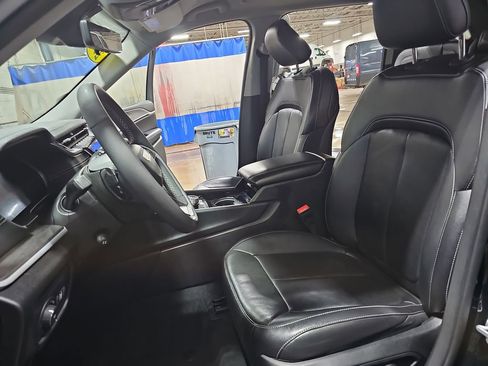 Certified 2023 Jeep Grand Cherokee Limited w/ Luxury Tech Group II image 15