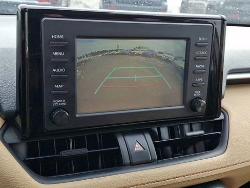 Used 2019 Toyota RAV4 LE w/ All Weather Liner Package AWD/4WD image 22