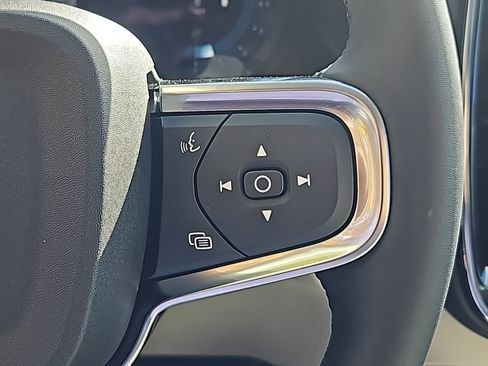 New 2025 Volvo XC40 B5 Plus w/ Protection Package Premier image 17