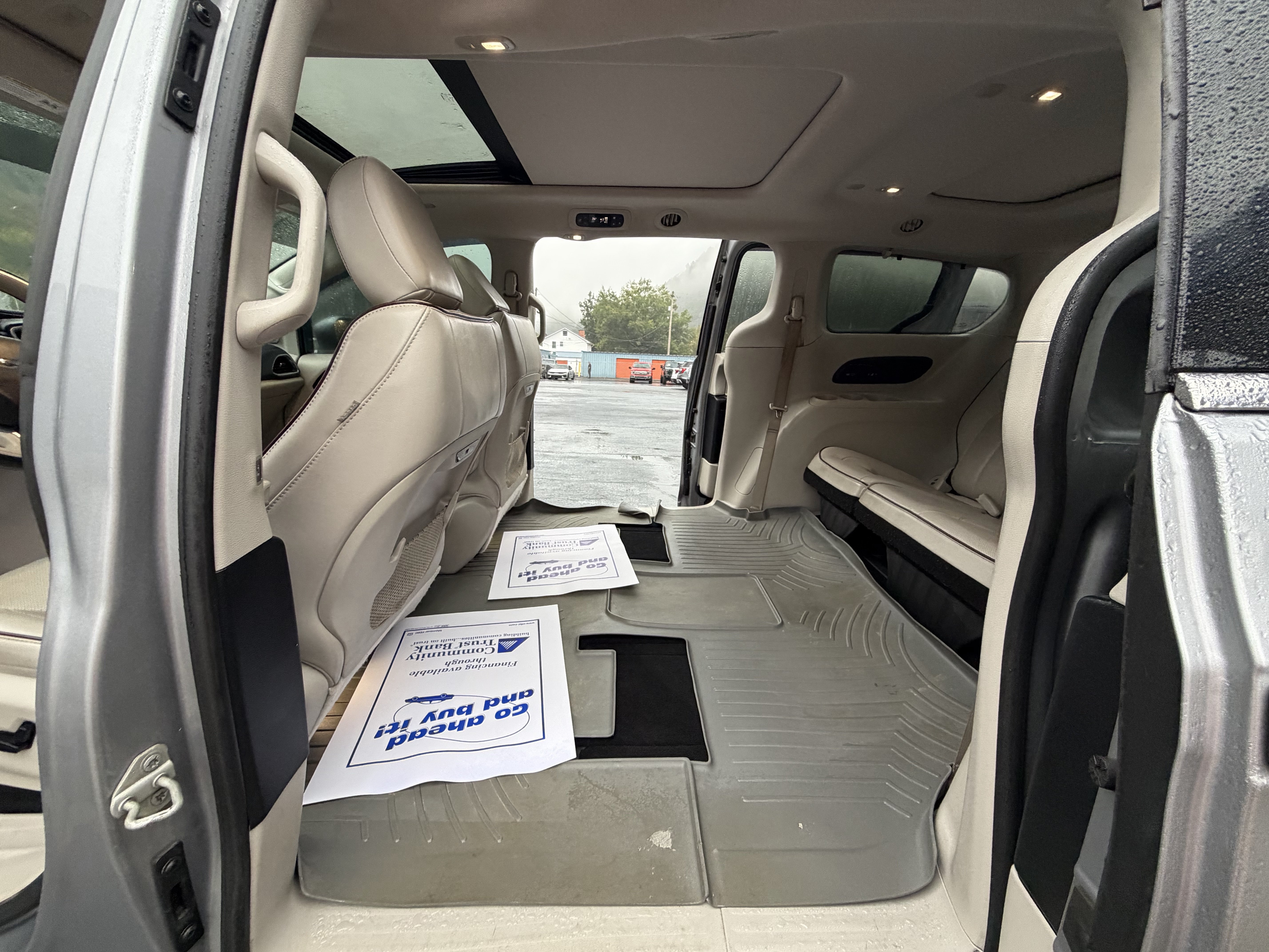 Used 2020 Chrysler Pacifica Limited FWD image 21
