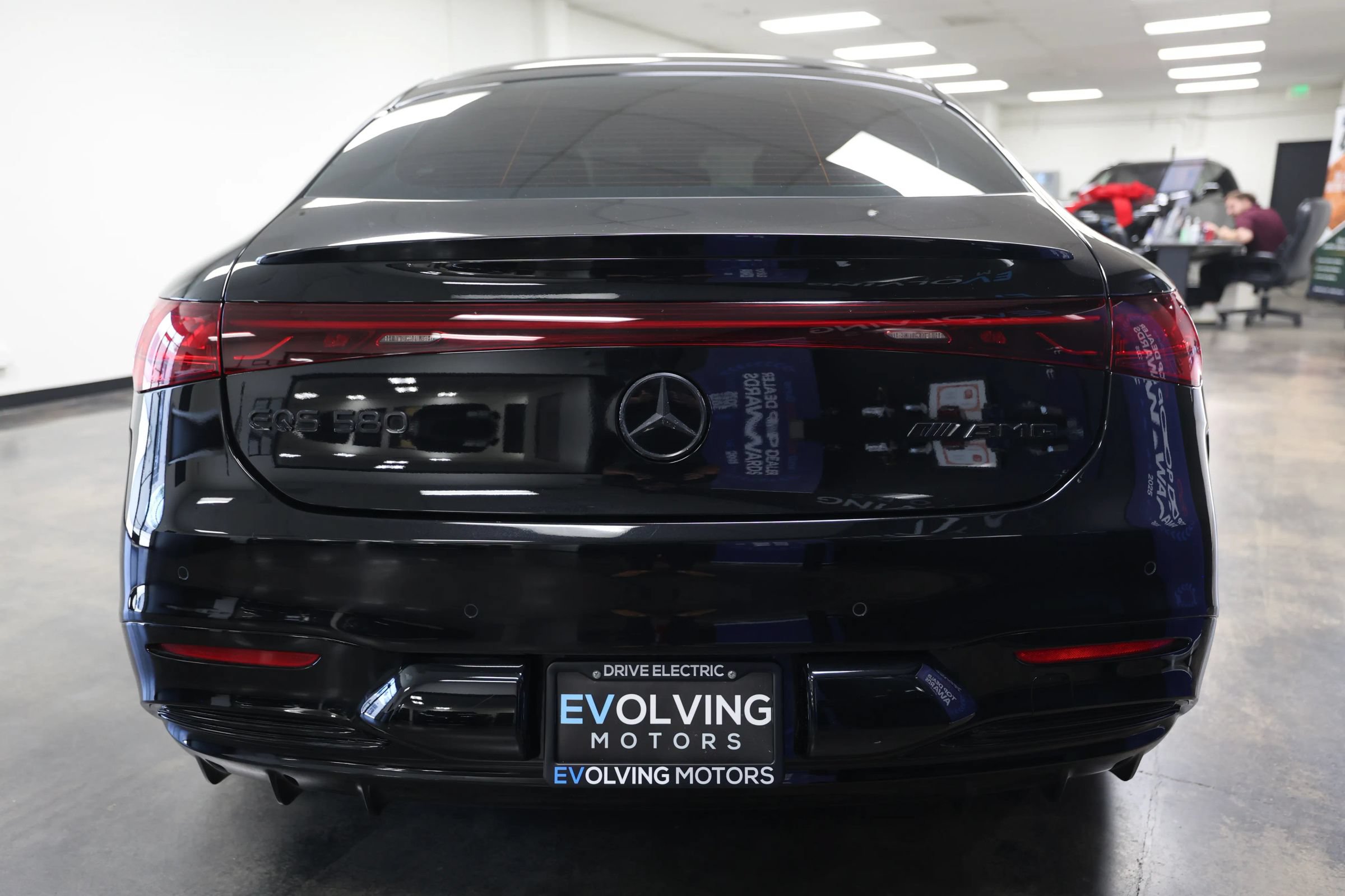 Used 2022 Mercedes-Benz EQS 580 4MATIC Sedan image 9