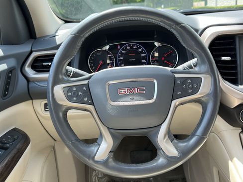 Used 2020 GMC Acadia Denali w/ Technology Package FWD image 18