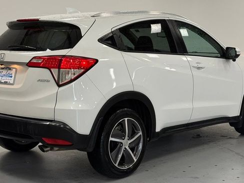 Used 2021 Honda HR-V EX-L image 3