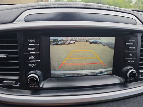 Used 2020 Kia Sorento EX FWD image 18