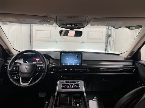 Used 2023 Lincoln Aviator AWD image 38