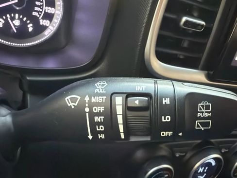 Used 2020 Hyundai Venue SEL w/ Convenience Package image 13