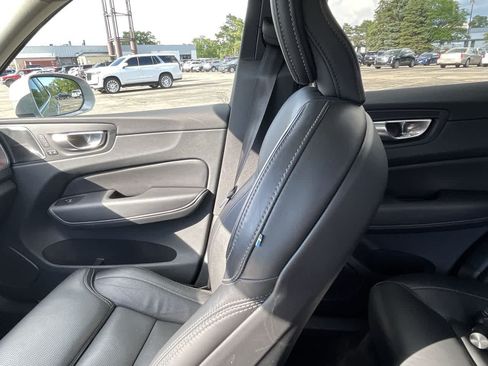 Used 2023 Volvo XC60 B5 Ultimate AWD/4WD image 12