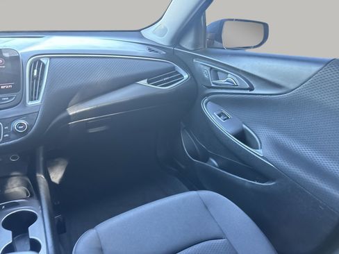 Used 2020 Chevrolet Malibu LS image 10