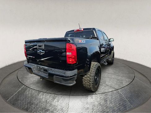 Used 2017 Chevrolet Colorado Z71 image 2