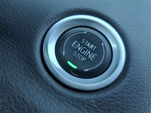 Used 2023 Cadillac XT4 Premium Luxury image 19