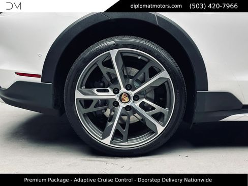 Used 2022 Porsche Taycan 4 Cross Turismo AWD/4WD image 46