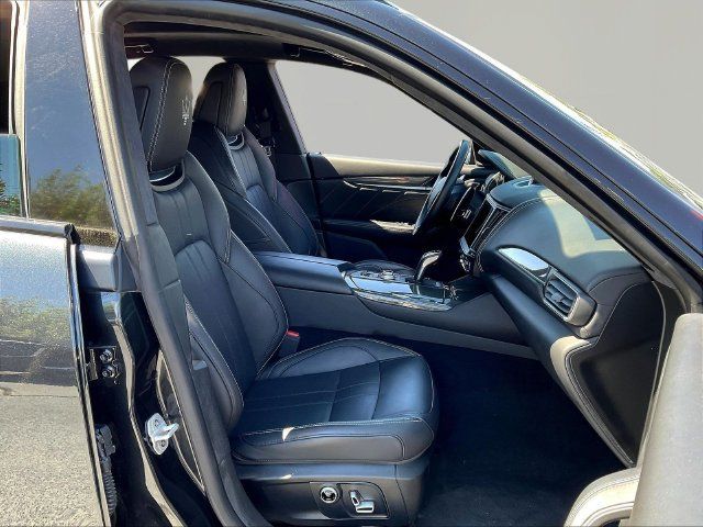 Used 2022 Maserati Levante GT AWD/4WD image 31
