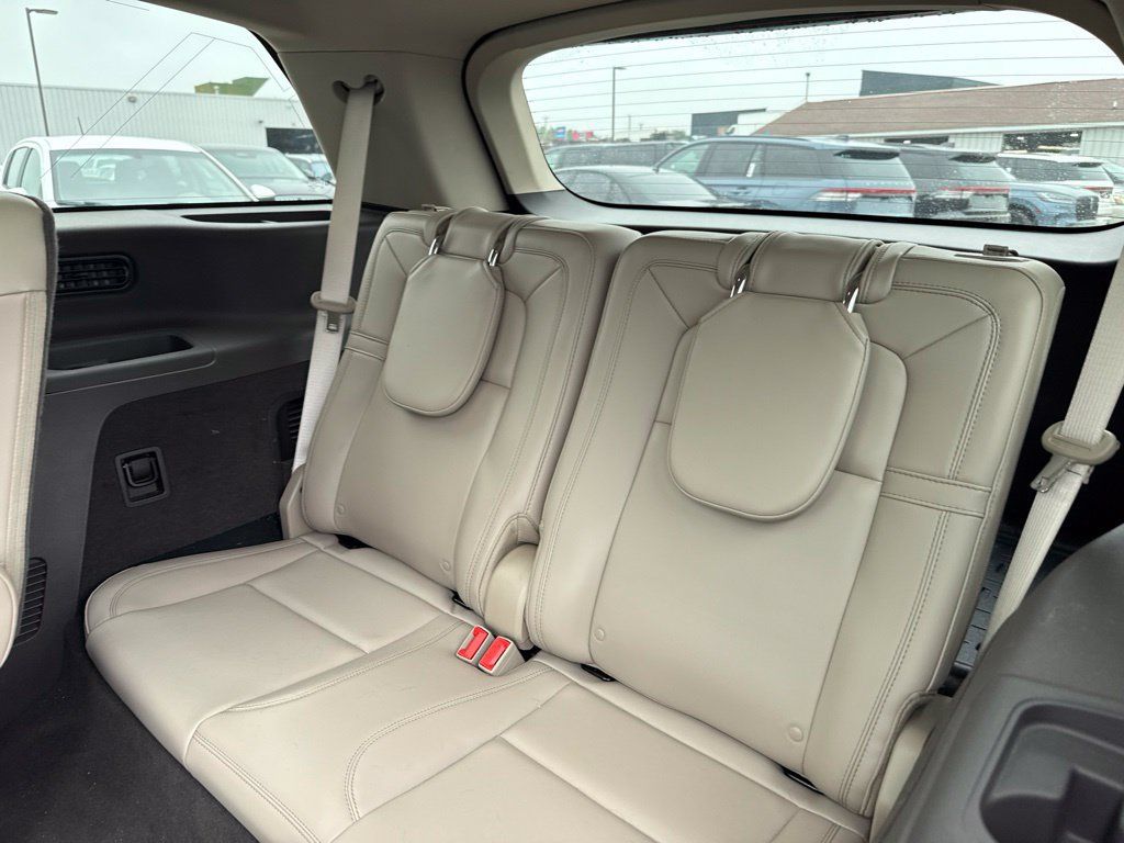 Used 2023 Lincoln Aviator Reserve w/ Equipment Group 201A AWD/4WD image 17
