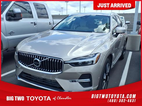 Used 2023 Volvo XC60 T8 Ultimate AWD/4WD image 1