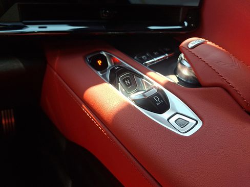Used 2024 Chevrolet Corvette Stingray Preferred Cpe w/ Z51 Performance Package RWD image 13