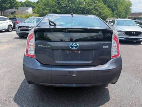 Used 2014 Toyota Prius Two FWD image 10