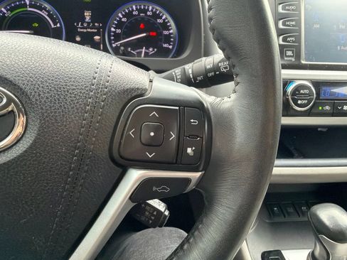 Used 2015 Toyota Highlander Limited w/ Driver Technology Package AWD/4WD image 15