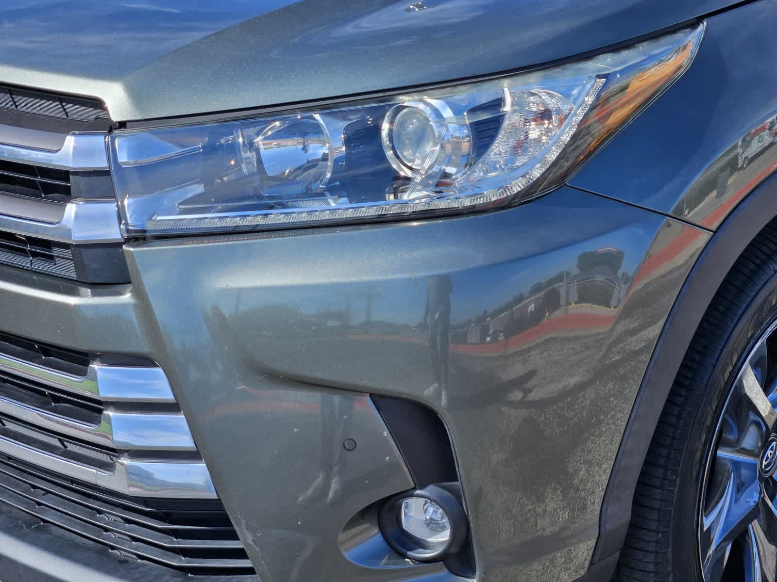 Used 2019 Toyota Highlander Limited Platinum w/ Carpet Mat Package (TMS) AWD/4WD image 7