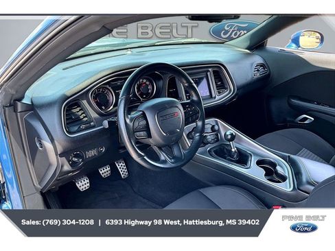 Used 2022 Dodge Challenger R/T RWD image 12