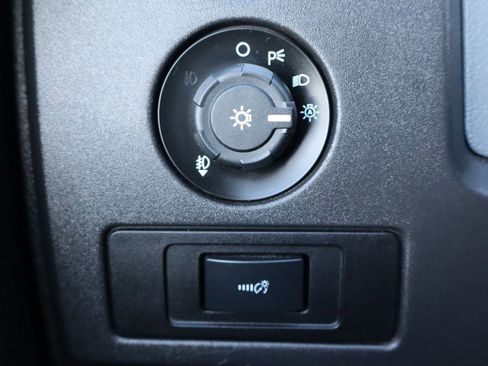 Used 2013 Ford F150 XLT w/ XLT Chrome Pkg image 29