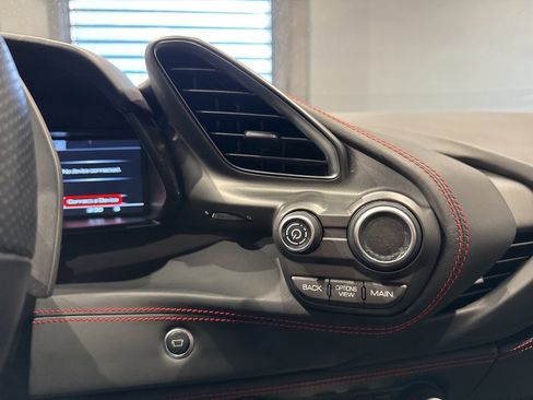 Used 2018 Ferrari 488 Spider image 33