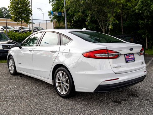 Used 2019 Ford Fusion SE image 4