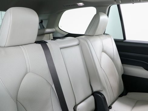 Used 2025 Toyota Grand Highlander AWD Hybrid image 29