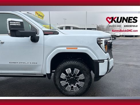 New 2026 GMC Sierra 3500 Denali w/ Denali Reserve Package image 15