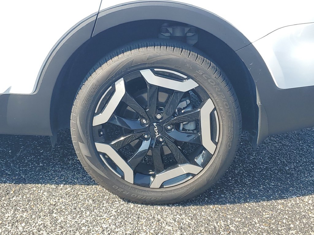 Used 2024 Kia Telluride EX w/ EX Captain's Chair Package FWD image 34
