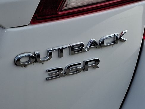 Used 2018 Subaru Outback 3.6R Touring image 31