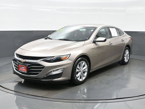 Used 2023 Chevrolet Malibu LT w/ Driver Confidence Package FWD image 2