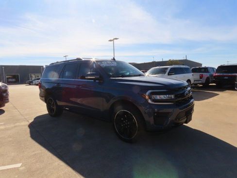 Used 2022 Ford Expedition Max Limited image 6