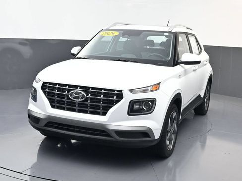 Certified 2026 Hyundai Venue SEL FWD image 8