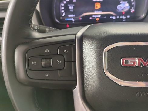 Used 2024 GMC Yukon XL SLT image 32