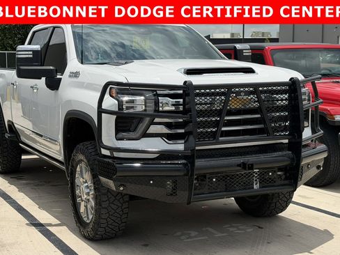 Used 2025 Chevrolet Silverado 2500 High Country w/ High Country Premium Package AWD/4WD image 13