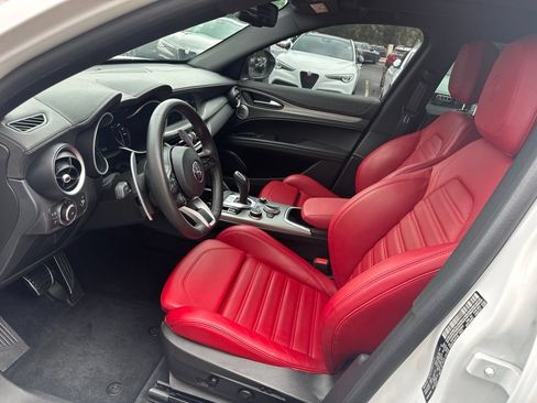 Used 2023 Alfa Romeo Stelvio Veloce AWD/4WD image 27