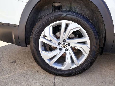 Certified 2023 Volkswagen Atlas SE w/ Panoramic Sunroof Package image 9