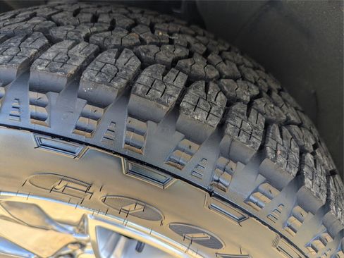 Used 2022 Chevrolet Tahoe Premier image 11