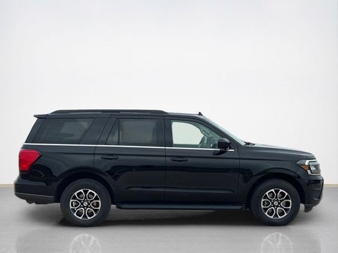 Certified 2024 Ford Expedition XLT AWD/4WD image 9