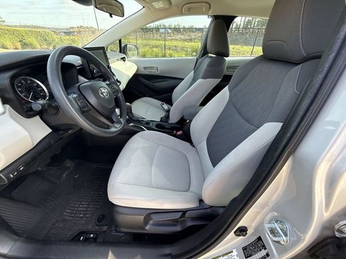 Used 2022 Toyota Corolla LE image 30