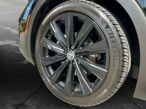 Certified 2026 Toyota Crown AWD/4WD image 16