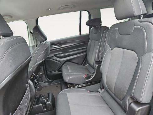 Used 2023 Jeep Grand Cherokee L Laredo RWD image 13