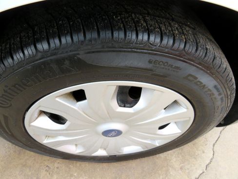 Used 2020 Ford Transit Connect XL image 26