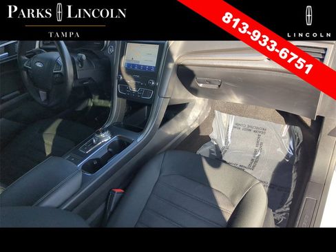 Used 2020 Ford Fusion SE image 9