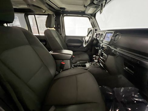 Used 2022 Jeep Wrangler Unlimited Sport AWD/4WD image 31