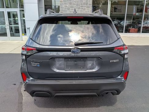 Used 2025 Subaru Forester Premium AWD/4WD image 4