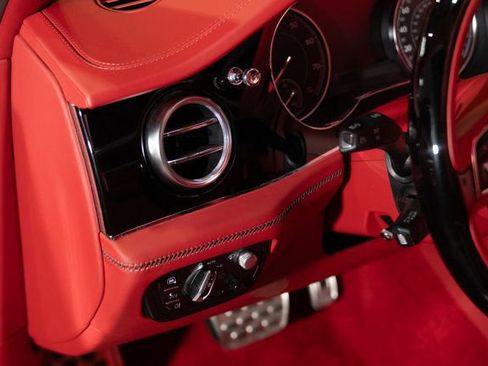 Used 2019 Bentley Bentayga image 10